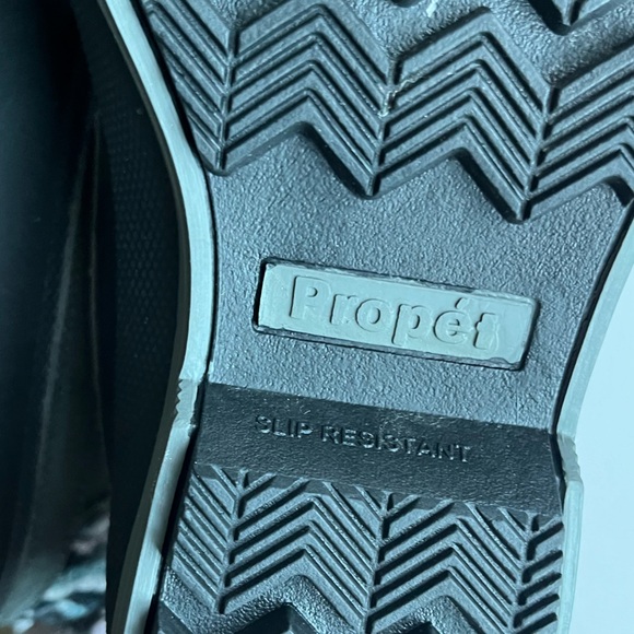 Propét NWT Women's Lumi Ankle Snow Booties - Picture 2 of 11